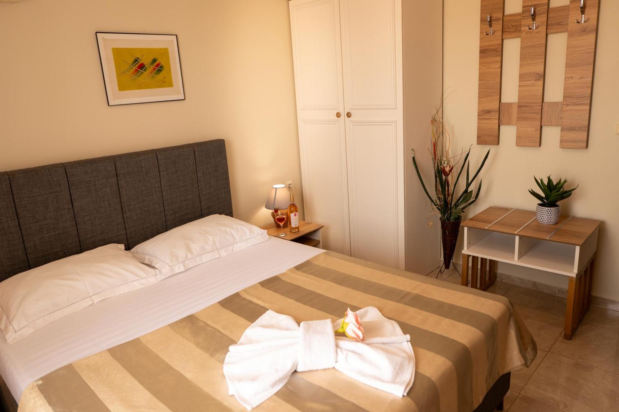 Rodos House Hotel Pomorie Buitenkant foto