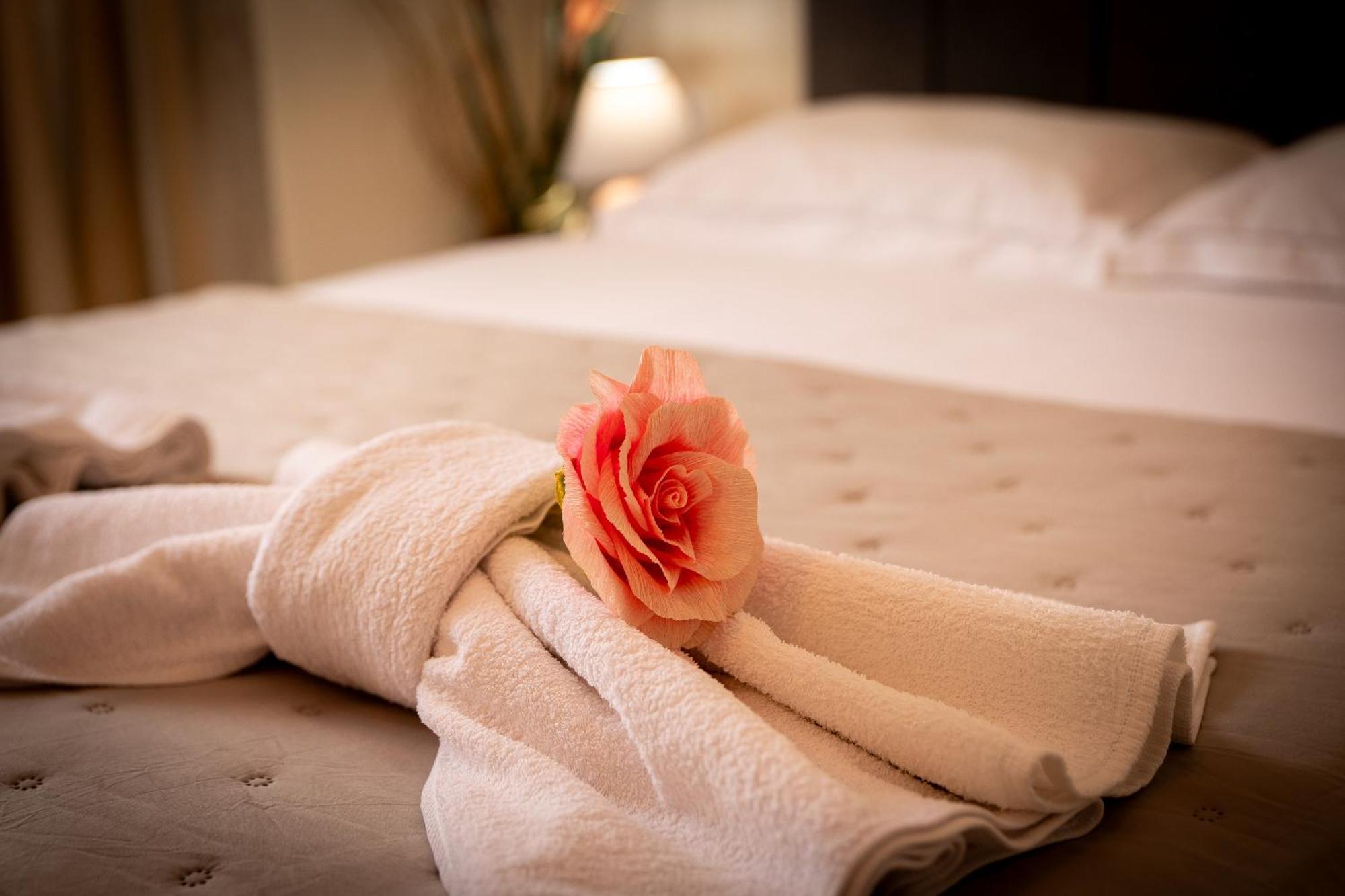 Rodos House Hotel Pomorie Buitenkant foto