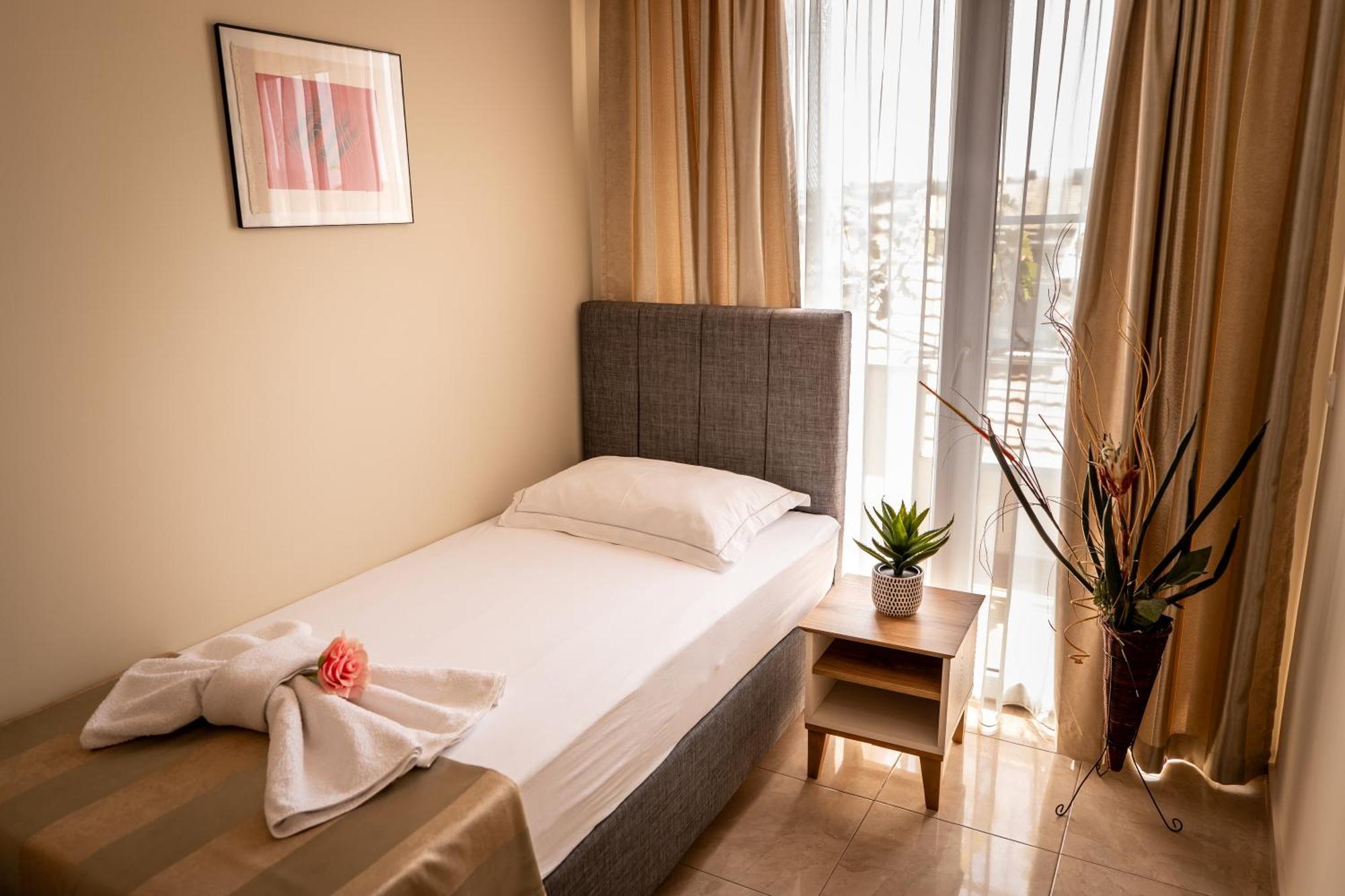 Rodos House Hotel Pomorie Buitenkant foto
