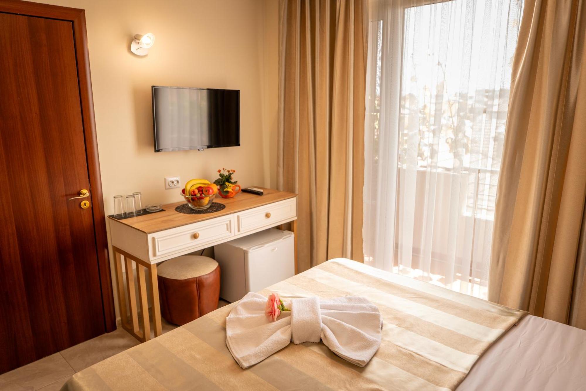 Rodos House Hotel Pomorie Buitenkant foto