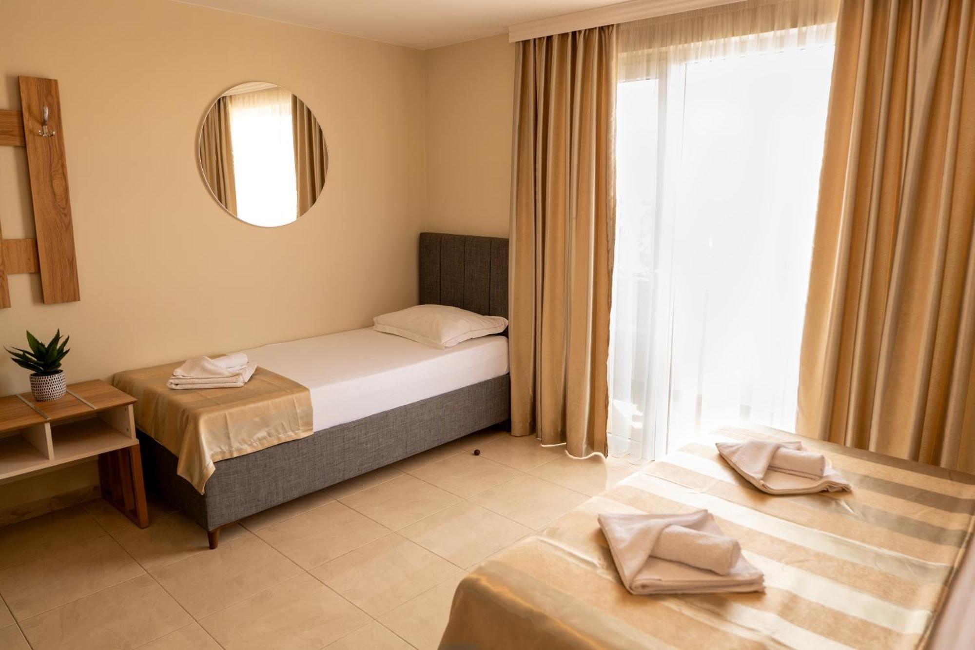 Rodos House Hotel Pomorie Buitenkant foto