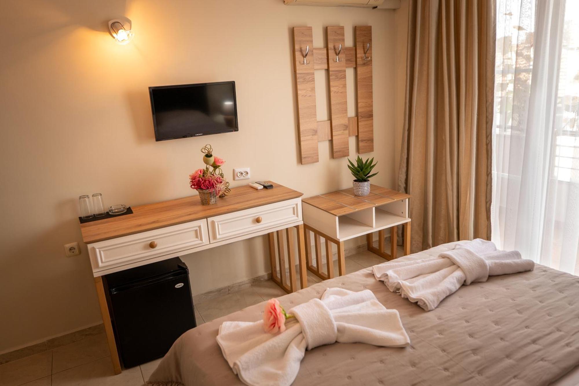 Rodos House Hotel Pomorie Buitenkant foto