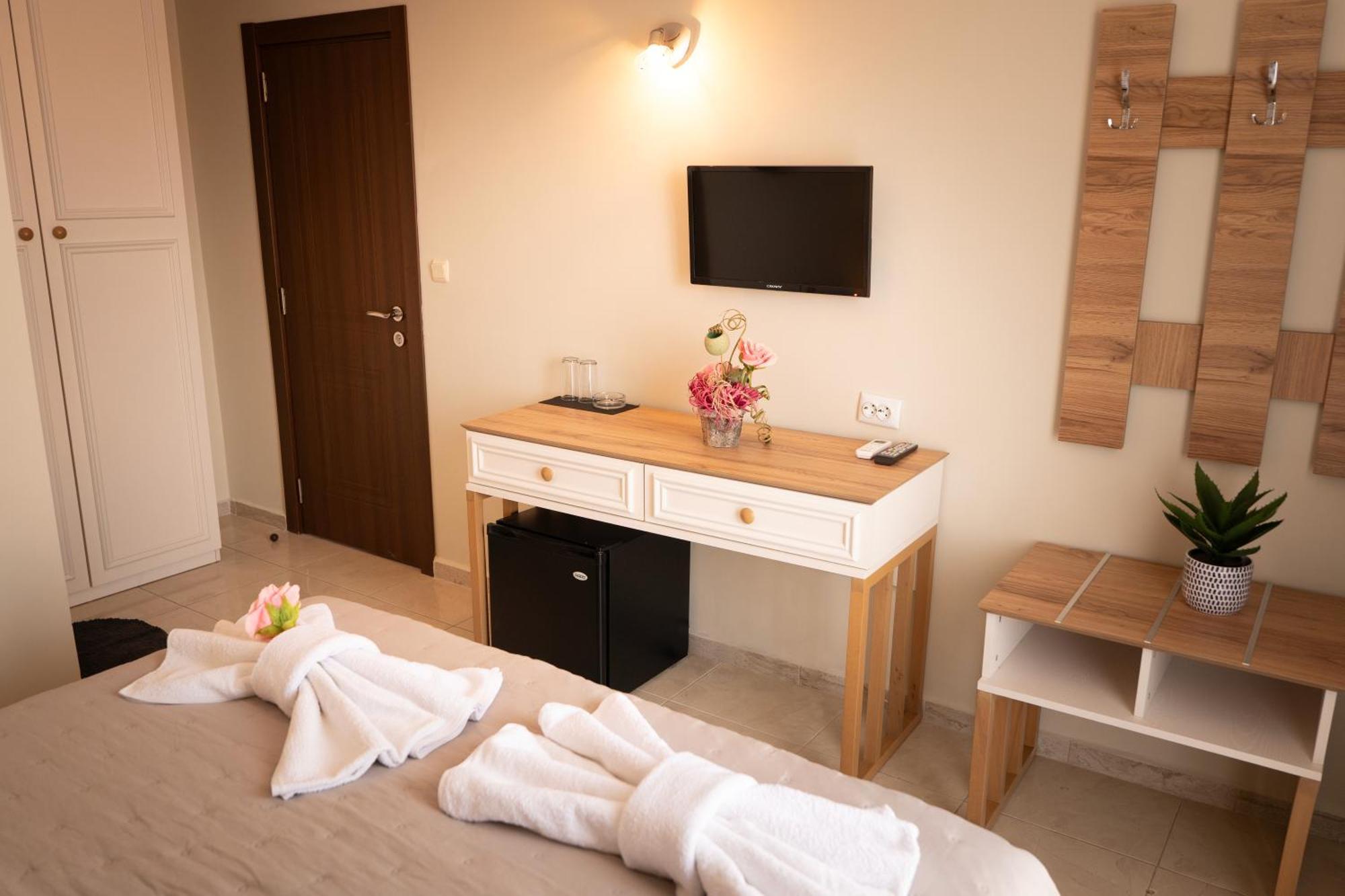 Rodos House Hotel Pomorie Buitenkant foto