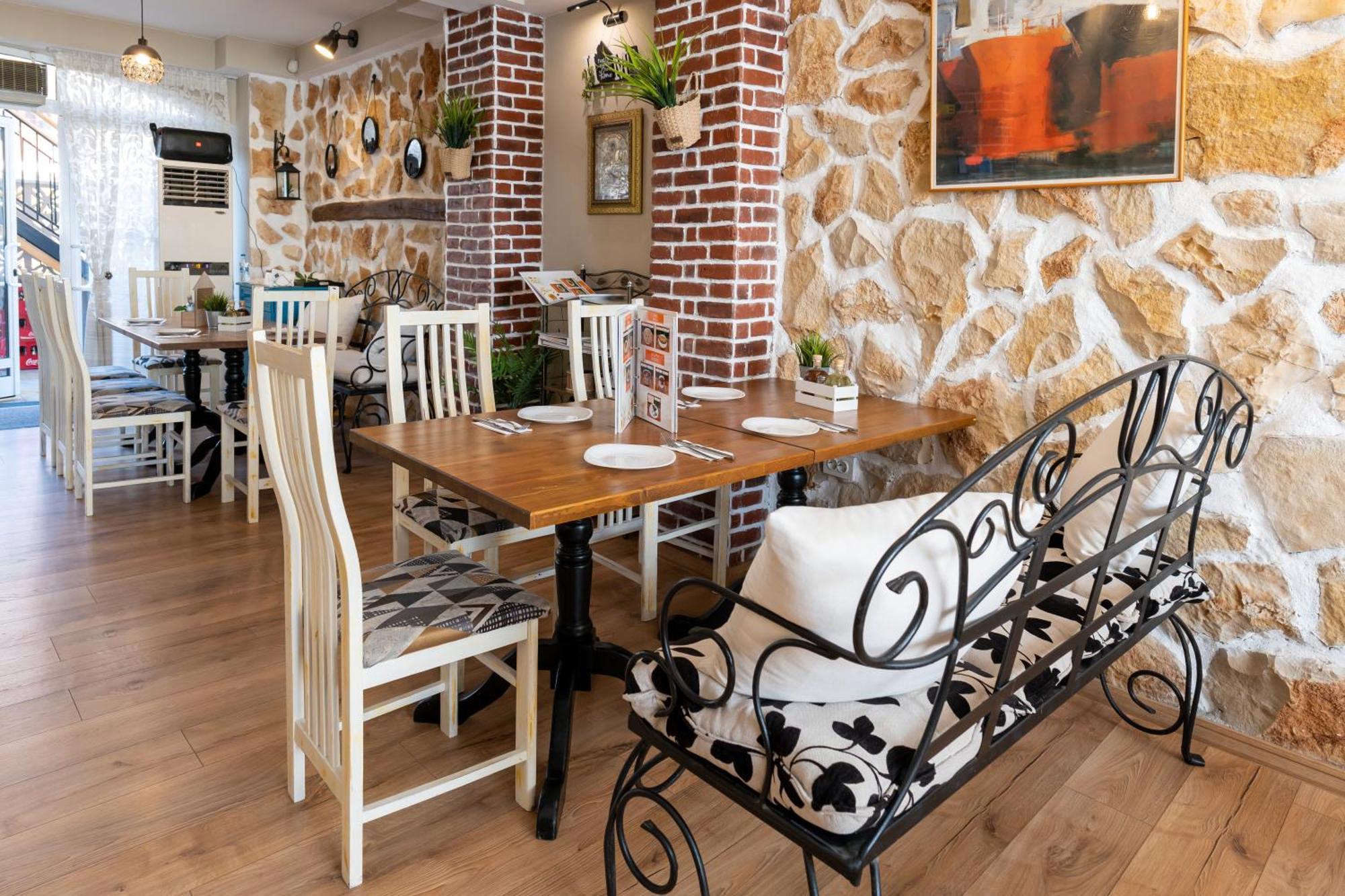 Rodos House Hotel Pomorie Buitenkant foto